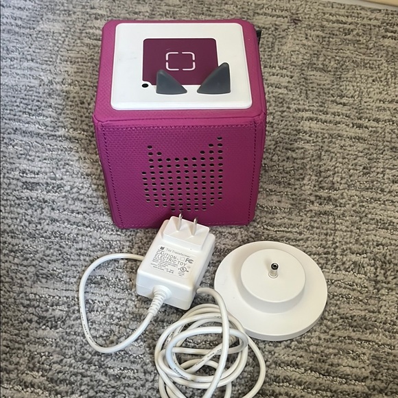 Purple Audio Cube Speaker - Picture 1 of 1